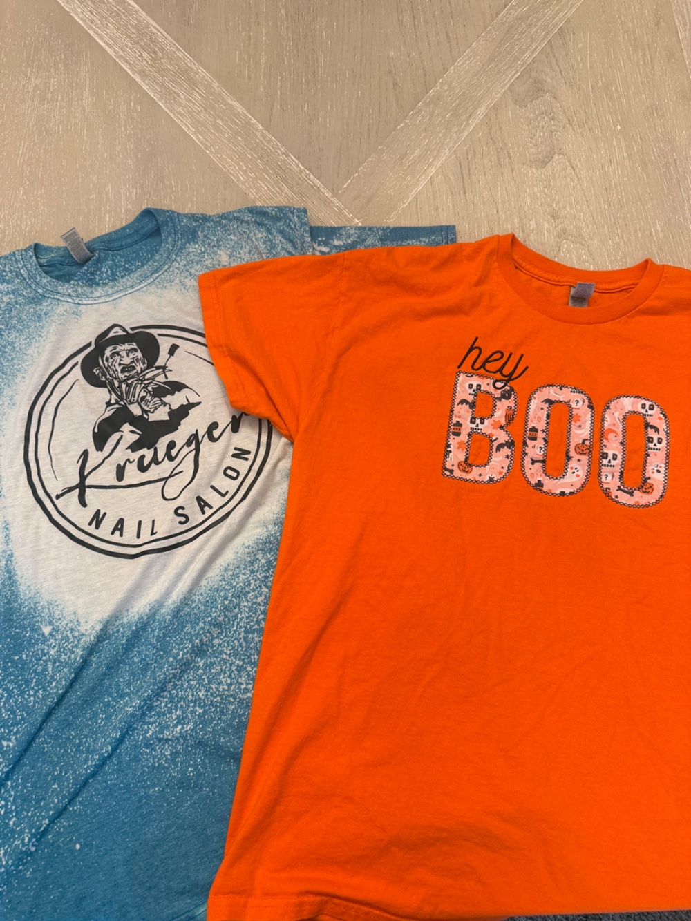 Gildan Orange Tee with 'Hey Boo' & Blue Horror Freddy Graphic Tee Halloween